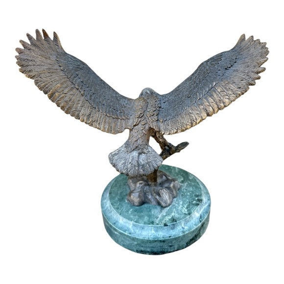 Phil Hauser Approaching Eagle bronze Sculpture on marble Base - Picture 6 of 14